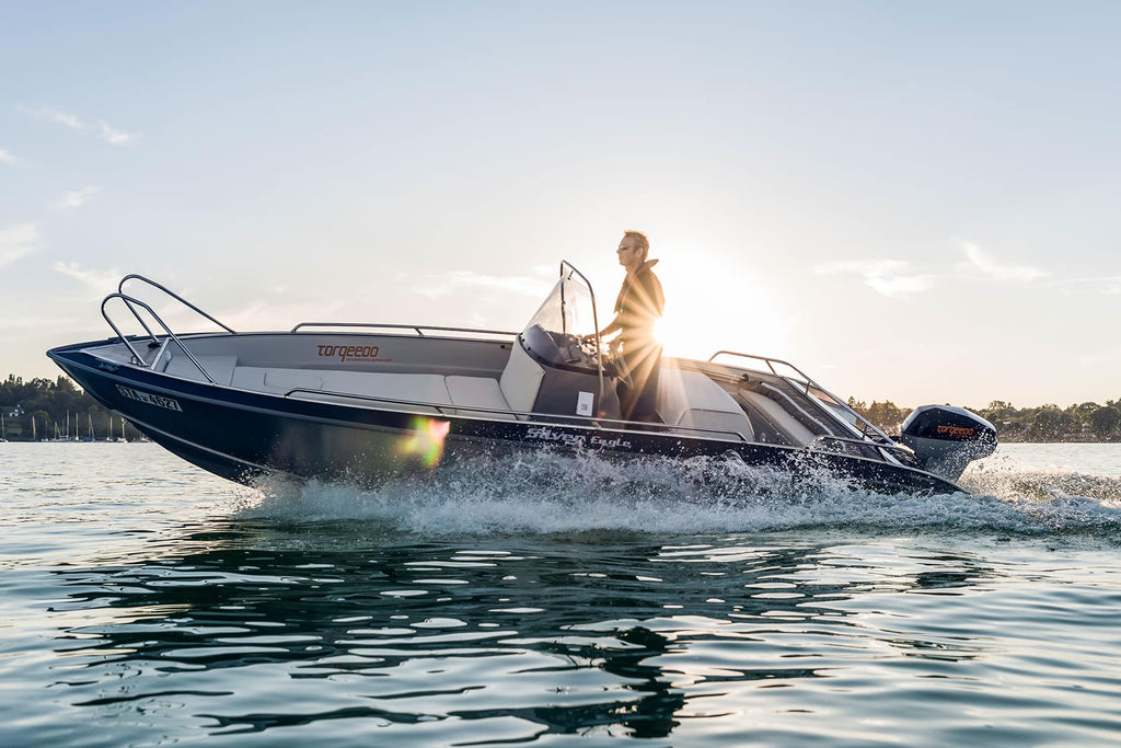 How to Rid Your Boat of Salt and Stubborn Soap Scum, Boating